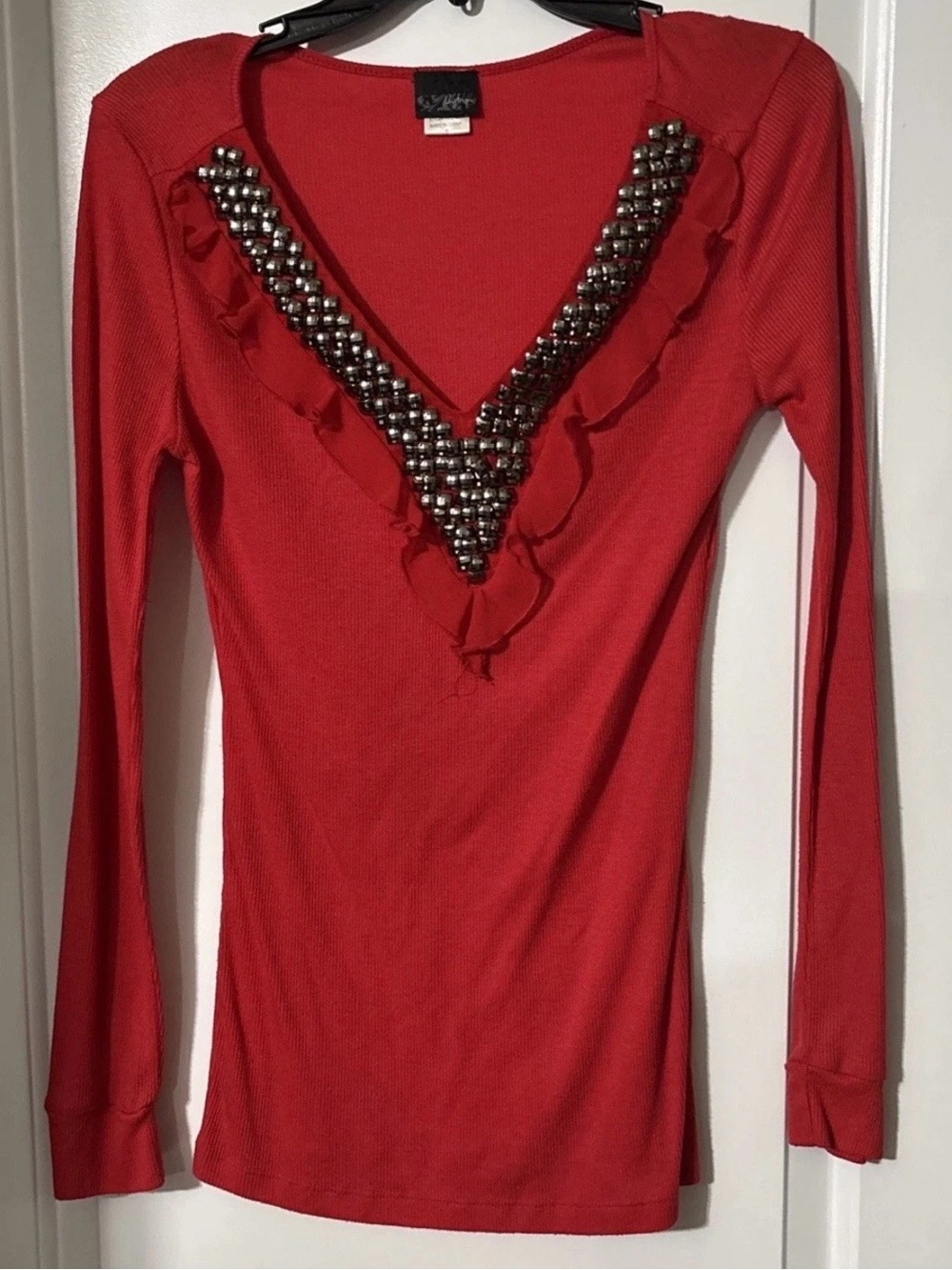 Daytrip Women’s Studded Red Long Sleeve V-Neck Top Size Small